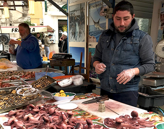 Mercados de rua sicilianos: Capo, Vucciria e Ballarò